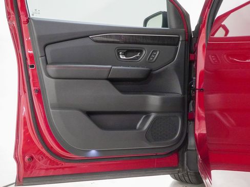 Used 2025 Honda Pilot Black Edition image 21