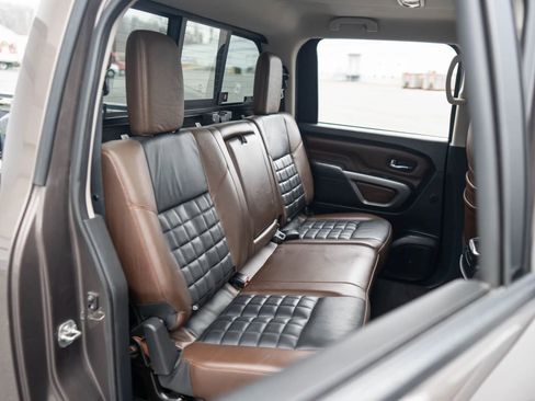 Used 2018 Nissan Titan Platinum Reserve w/ Platinum Utility Package AWD/4WD image 17