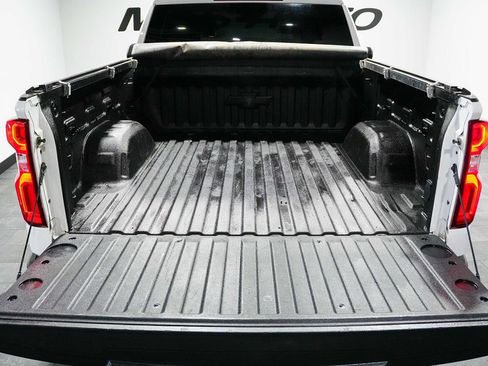 Used 2022 Chevrolet Silverado 1500 LTZ AWD/4WD image 28