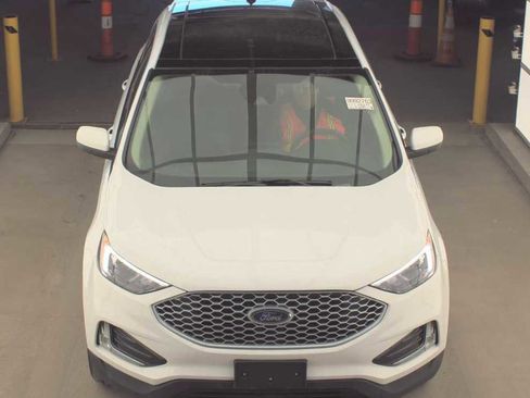 Used 2024 Ford Edge SEL w/ Convenience Package image 2
