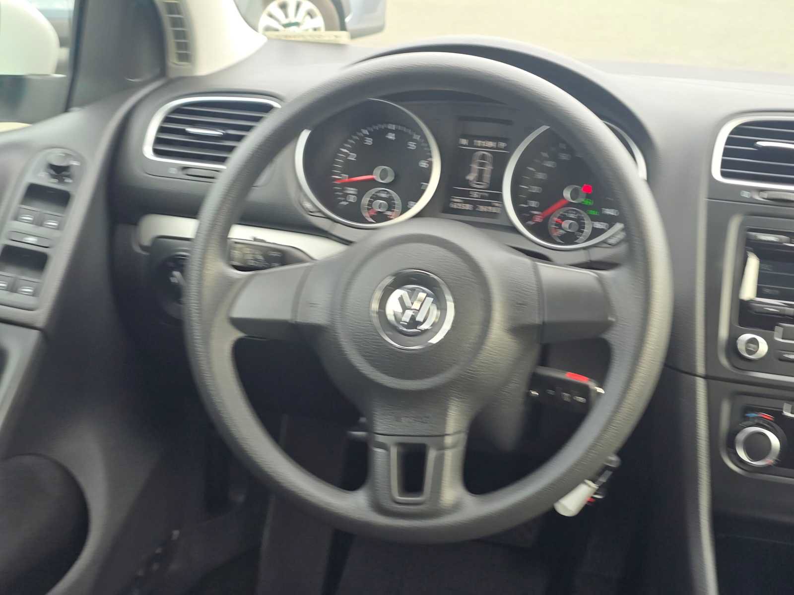 Used 2012 Volkswagen Golf 4-Door FWD image 19