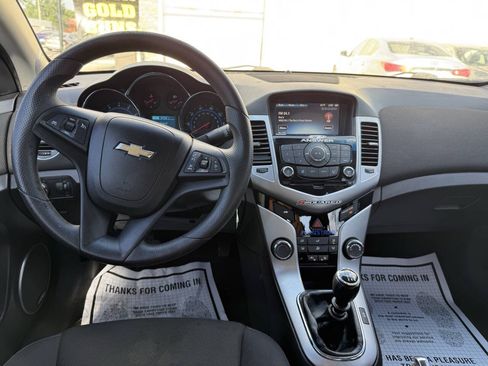 Used 2016 Chevrolet Cruze LT w/ RS Package FWD image 12