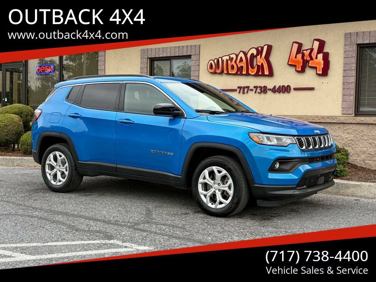 Used 2024 Jeep Compass Latitude AWD/4WD image 1