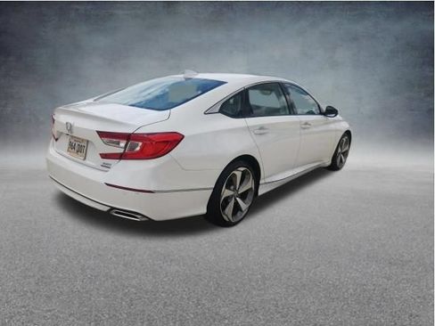 Used 2020 Honda Accord Touring image 6