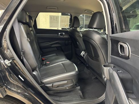 Used 2024 Kia Sorento S AWD/4WD image 28