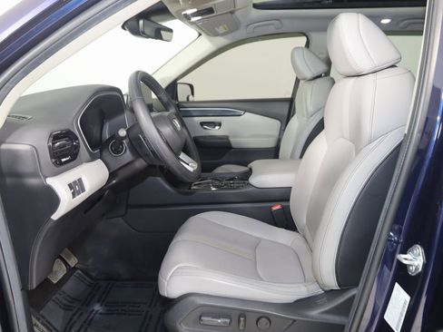 Used 2024 Honda Pilot Touring image 12