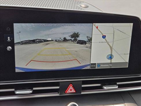 Used 2025 Hyundai Elantra SEL FWD image 13