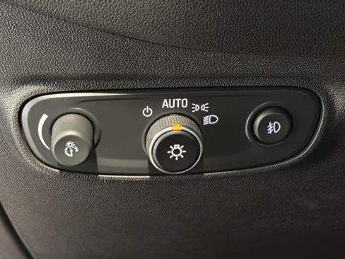 Used 2021 Chevrolet Equinox LT AWD/4WD image 30