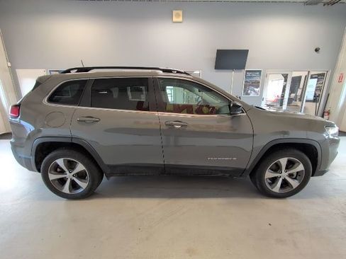 Used 2022 Jeep Cherokee Limited AWD/4WD image 6