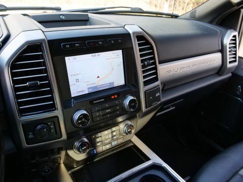 Used 2020 Ford F350 Platinum image 11