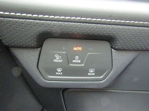 New 2026 Volkswagen Atlas Cross Sport SEL Premium R-Line AWD/4WD image 7