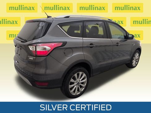 Used 2017 Ford Escape Titanium image 4