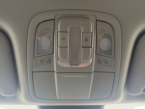 Used 2020 Hyundai Santa Fe SE image 26