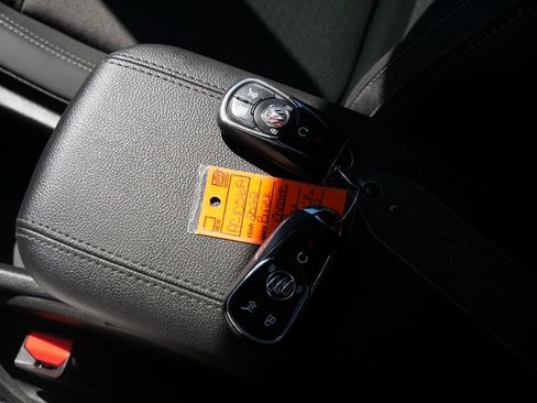 Used 2022 Buick Encore GX Select w/ Sport Touring Package FWD image 28