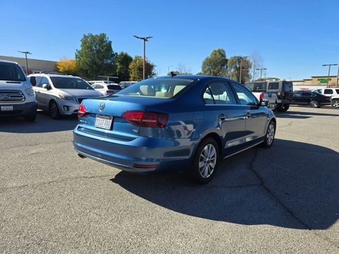 Used 2016 Volkswagen Jetta SE image 5