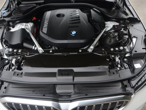 Used 2025 BMW 540i xDrive w/ Premium Package image 26