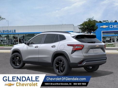 New 2026 Chevrolet Trax LT w/ Driver Confidence Package FWD image 3