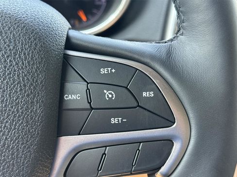 Used 2018 Jeep Grand Cherokee Limited AWD/4WD image 22
