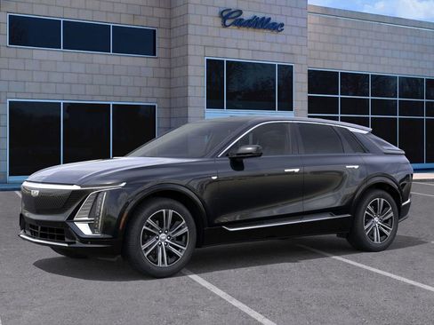 New 2025 Cadillac Lyriq Luxury image 2