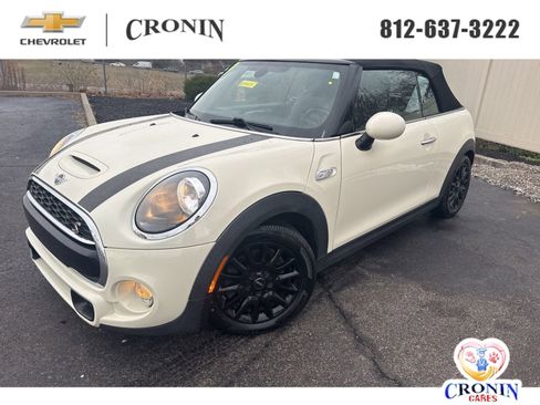 Used 2019 MINI Cooper S w/ Signature Upholstery Package image 1