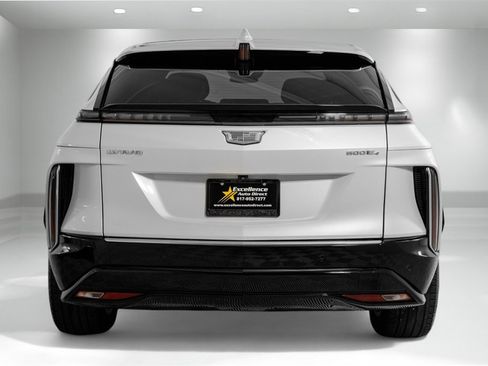 Used 2024 Cadillac Lyriq Luxury image 8