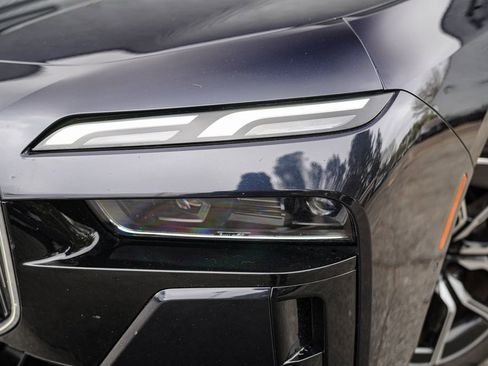 Used 2024 BMW 740i image 4