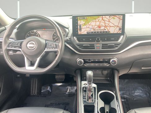 Used 2024 Nissan Altima 2.5 SR w/ SR Premium Package FWD image 13