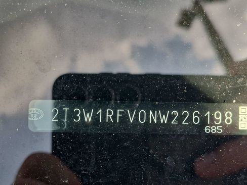 Used 2022 Toyota RAV4 XLE FWD image 8