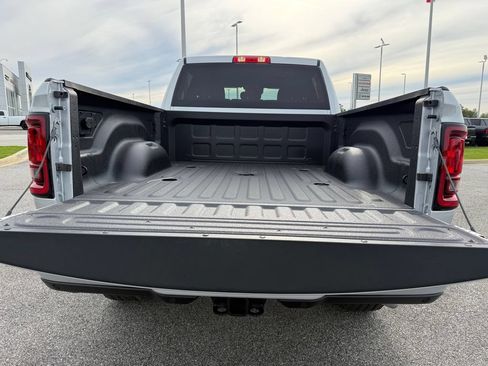 New 2026 RAM 2500 Big Horn AWD/4WD image 23