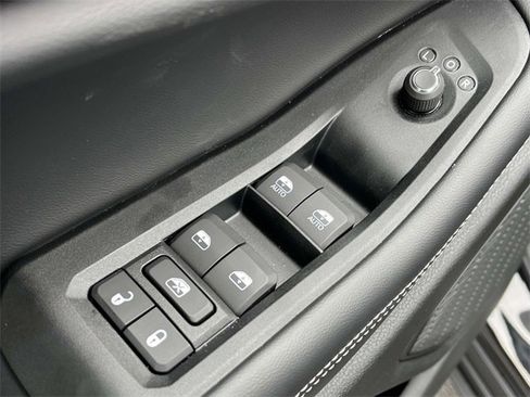 New 2025 Jeep Grand Cherokee Limited image 22