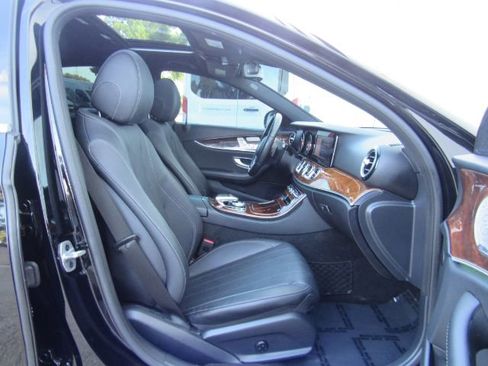 Used 2019 Mercedes-Benz E 450 4MATIC Sedan w/ Premium Package image 19