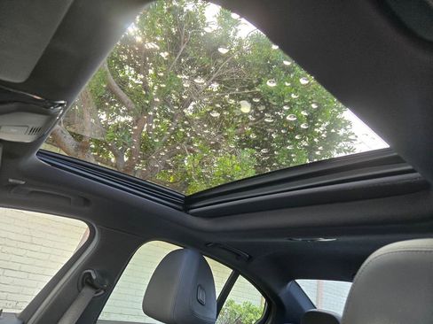 Used 2020 BMW 330i Sedan w/ Convenience Package image 18