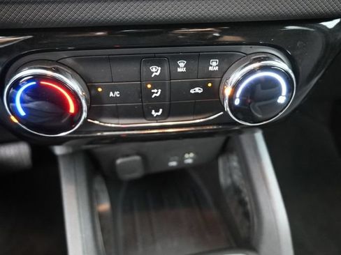 Used 2025 Chevrolet TrailBlazer LT FWD image 4