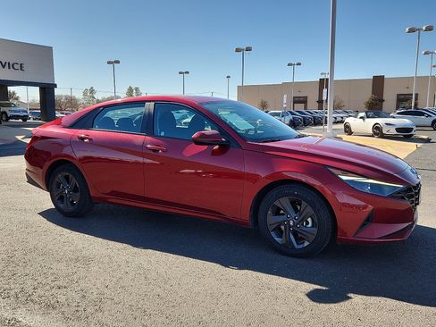 Used 2023 Hyundai Elantra SEL image 8