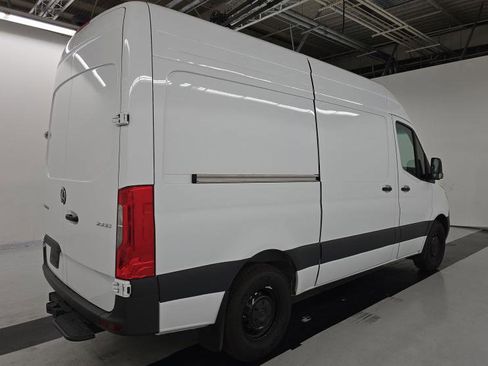 Used 2025 Mercedes-Benz Sprinter 2500 image 3