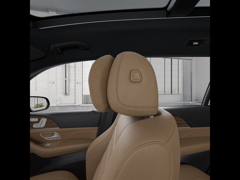 Certified 2026 Mercedes-Benz GLS 450 4MATIC image 45
