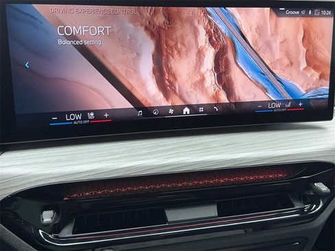 Used 2025 BMW i4 eDrive40 image 28