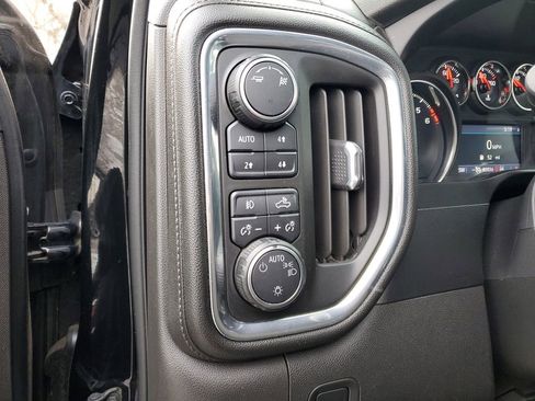 Used 2019 Chevrolet Silverado 1500 LT Trail Boss w/ Convenience Package image 9