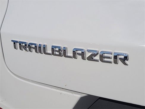 New 2026 Chevrolet TrailBlazer LT image 9