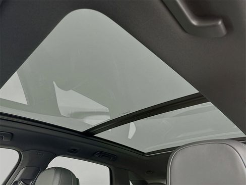 New 2026 Porsche Cayenne image 24