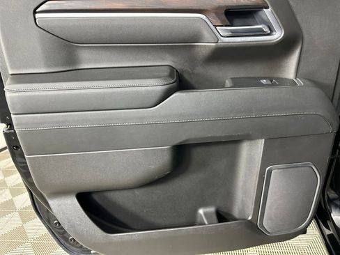 Used 2025 GMC Sierra 1500 SLT image 18