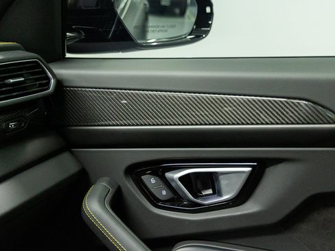 Used 2024 Lamborghini Urus S AWD/4WD image 45