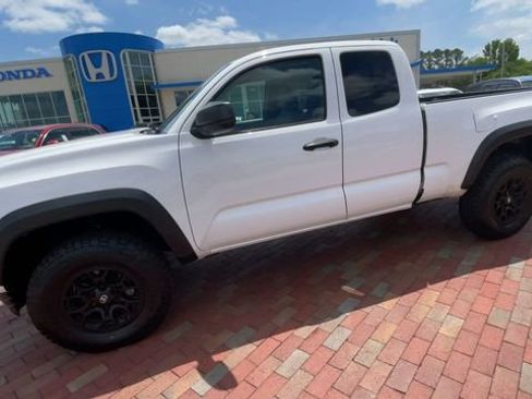Used 2022 Toyota Tacoma SR w/ SX Package RWD image 6