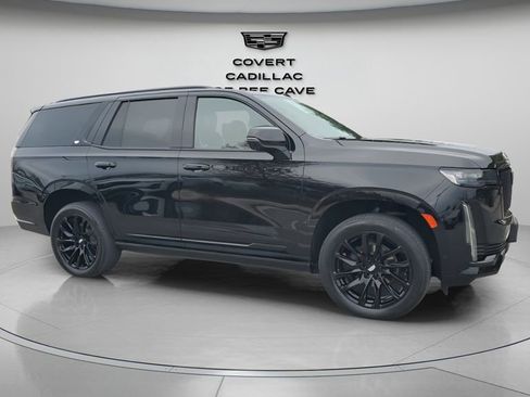 Certified 2023 Cadillac Escalade Sport Platinum w/ LPO, ONYX Package image 12