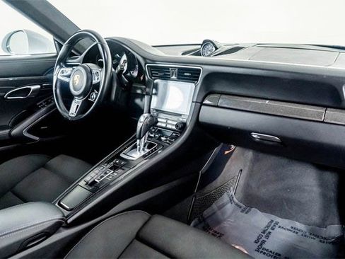 Used 2019 Porsche 911 Carrera 4S AWD/4WD image 31