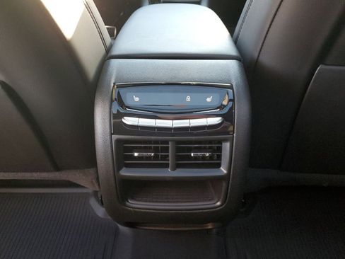 Certified 2025 Cadillac XT5 Sportv w/ Technology Package image 21