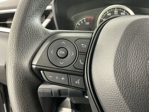 Used 2022 Toyota Corolla LE image 27