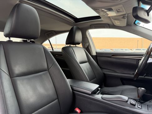 Used 2015 Lexus ES 350 w/ Premium Package FWD image 39