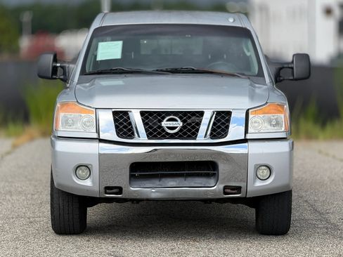Used 2011 Nissan Titan SV w/ SV Premium Utility Pkg AWD/4WD image 5