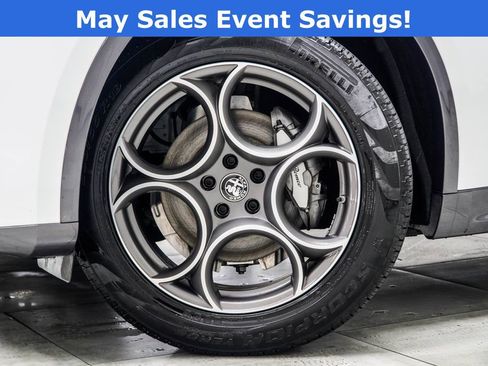 Used 2023 Alfa Romeo Stelvio Ti AWD/4WD image 3